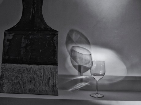 Un pennello e un bicchiere